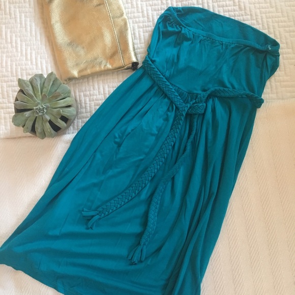 🌸 Strapless Stone Flower Dress in Turquoise! 🌸 - Picture 2 of 6